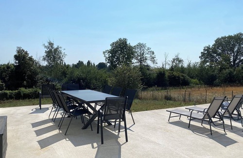 Villez-sous-Bailleul Villa | Contemporary house