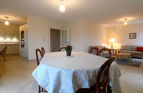 Epernon Apartment | Contemporary Apartment in Epernon with Rooftop, Close to Train Station