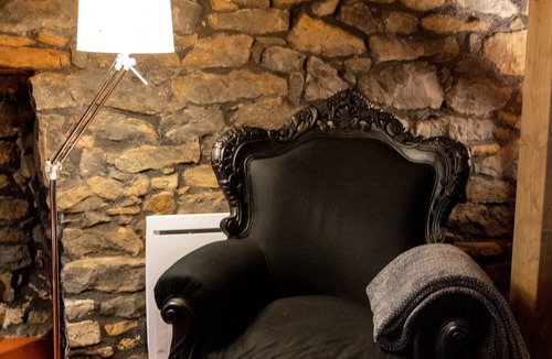 Arbois House | Contemporary cellar in the heart of Arbois KV'O37