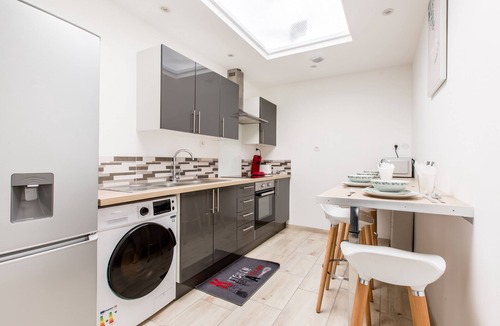 Roubaix House | Cosy 🏠 10 P - 5 bedrooms - 5 bathrooms near Lille and all amenities