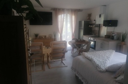 Bethisy-Saint-Pierre Apartment | Cosy apartment 2 steps from the forest and 15 minutes from town.