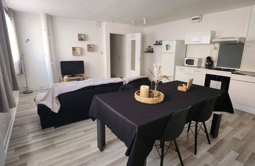 Rosendael Apartment | Cosy apartment, 20 minutes from the beach (on foot) - Pets welcome.