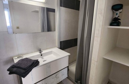 Rosendael Apartment | Cosy apartment, 20 minutes from the beach (on foot) - Pets welcome.