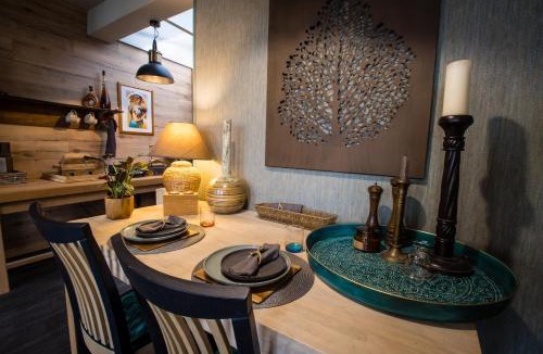 Hesdin House | Cosy Central House with luxury jacuzzi bath