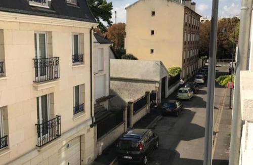 Maisons-Alfort Apartment | Cosy F2 at the gateway to Paris - 6 min by RER from Paris Gare de Lyon