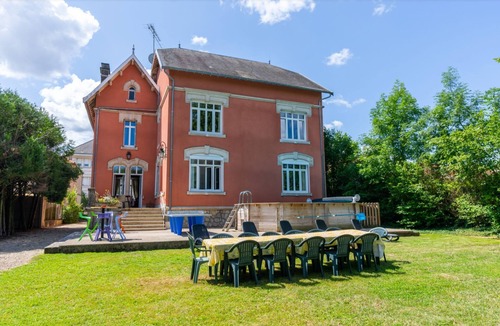 Jagée House | Cosy group gîte with swimming pool