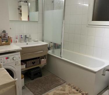 Plateau - Mont-Valerien Apartment | Cosy house