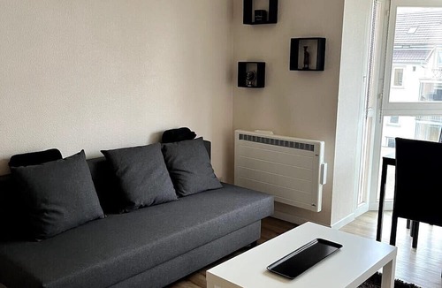 Neudorf Est Apartment | Cosy Rent Appartement strasbourg Neudorf ménagerie TV - Wifi