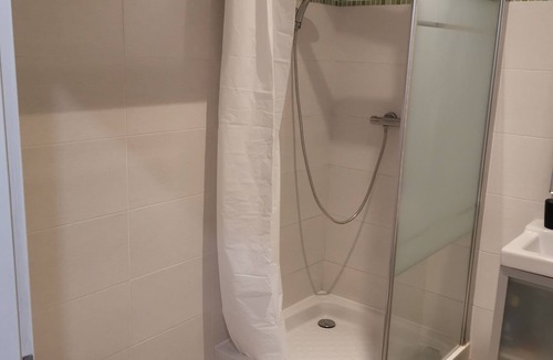 Cusset Apartment | Cosy studio at the foot of the Flachet metro station