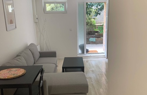 Les Mureaux Apartment | Cosy studio near Les Mureaux train station