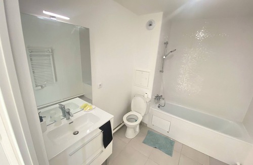 Epinay-sur-Orge Apartment | Cosy T2 apartment in a quiet location 7km from Orly and 20km from Paris