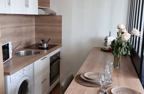 Beauvais Apartment | Cosy T2 apartment Hyper Centre Place Jeanne Hachette NEAR AIRPORT AND SNCF STATION
