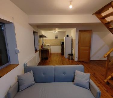 Pont-de-L'Arche Apartment | Cosy Triplex 3 chambres