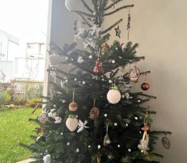 Magny-le-Hongre Apartment | Cosygreen77- Spacious apt with garden & parking, 7mns by car from Disneyland