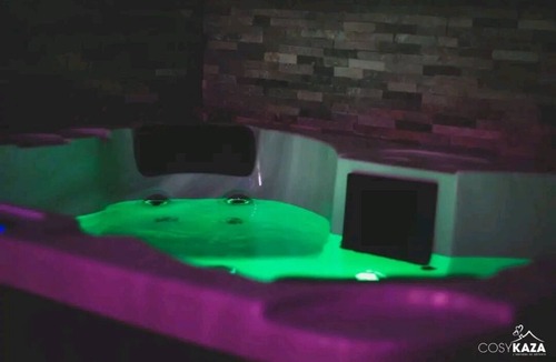 La Neuville-les-Bray House | Cosykaza - Suite Romantique SPA Jacuzzi Sauna Hammam