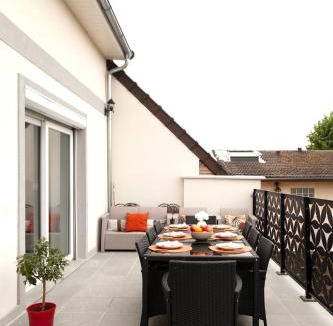 Gagny Villa | CosyVilla proche gare Paris, Disneyland, sites jeux olympiques pour 12 personnes