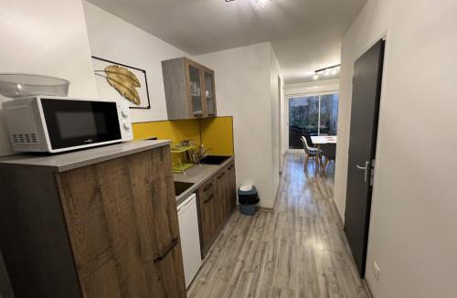 Henriville Apartment | Cote Jardin, AMIENS 4-6 P