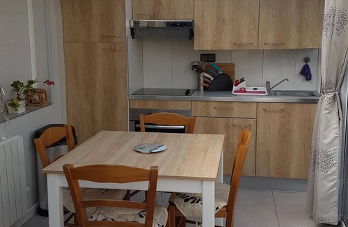 Le Crotoy House | Cottage 2 to 4 people near beach spa. private courtyard and parking.