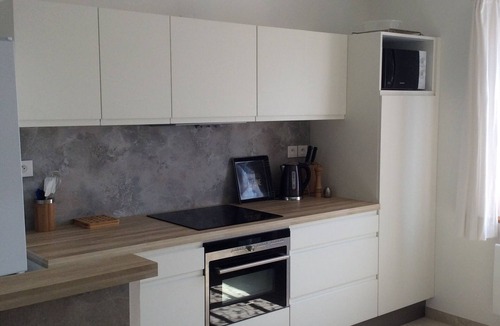 Les Marets House | Cottage in 8 ha park with lake, toys/swing set/ping pong . Paris 80km