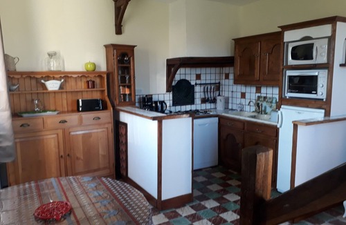 Camps-en-Amienois House | Cottage in a green setting to relax