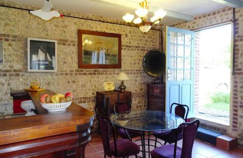 La Poterie-Cap-d'Antifer House | Cottage near Étretat Cliffs with Private Garden