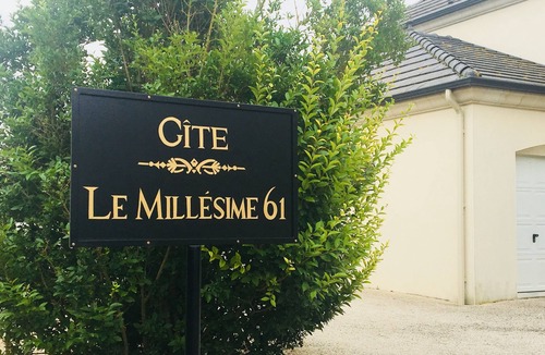 Flavigny House | Cottage "The Millésime 61"