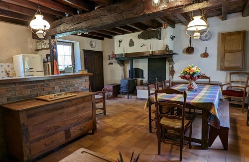 Neuvy-Saint-Sepulchre Cottage | Country house with garden and parking near Neuvy-Saint-Sépulchre