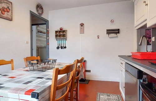 Saint-Aubin-le-Cauf Apartment | Cozy apartment in Saint-Aubin-le-Cauf