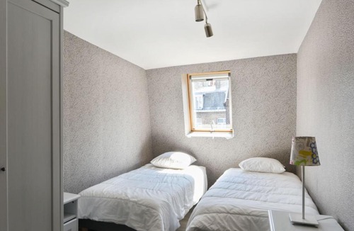 Lille Centre Ville Apartment | Cozy apartment close to stations and Old Lille