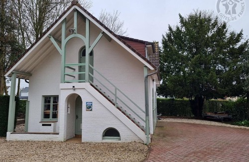 Linselles Cottage | Cozy Cottage Near Lille: WiFi, Kitchen, Terrace, Garden, Shopping & Cultural Sites Nearby