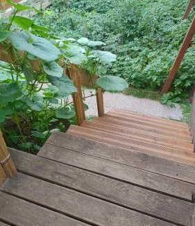 Bobigny Ski Chalet | Cozy cottage Paris Suburb!