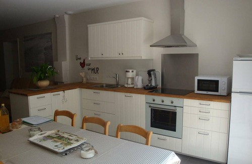 Quaedypre Cottage | Cozy Farmhouse in Quaëdypre: Sleeps 12, Private Garden, Near Dunkirk Beaches, WiFi & Baby Gear