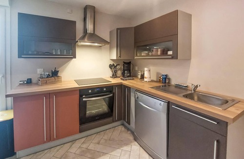 Carly House | Cozy home in Carly with kitchen