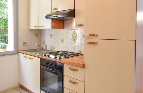 Sahurs House | Cozy home in Sahurs with WiFi