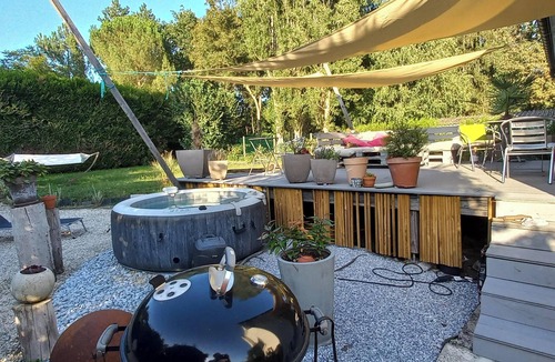 Lamorlaye House | Cozy house near Paris. haven of peace, mature garden, terrace lounge, spa