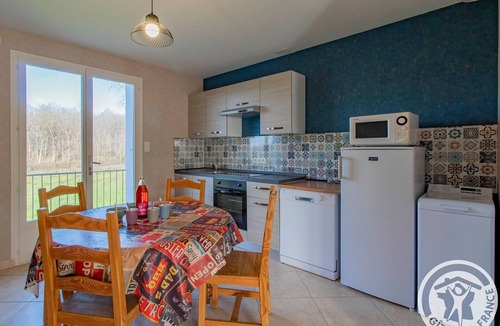 Bellevigne-en-Layon Cottage | Cozy vineyard cottage with Wifi and parking, near Puy du Fou