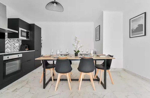 Les Stades House | Design house - 8 pers - Paris/Disney 30 min away