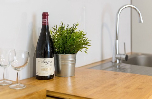 Hincmar Apartment | Discover Our Beautiful Apartment with Private Parking in the Heart of Reims