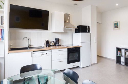 Hincmar Apartment | Discover our Premium 63m2 Apartment just 5 Minutes from the Cathedral!