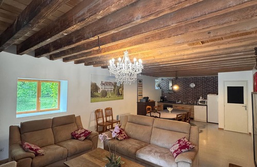 Roanne House | Discover the Gîte des Loges, a haven of peace in the heart of Château de Matel!