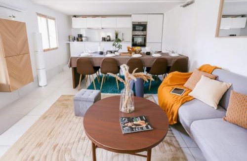 Gournay-sur-Marne Villa | DnE VILLA- DISNEY-PARIS - HOLIDAYS HOUSE - MAISON DE VACANCES - PISCINE - POOL- 6 CHAMBRES- 6 SDB - 6 BEDROOMS - 6 BATHROOMS