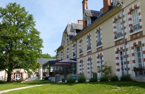 Neuvy-sur-Barangeon Apartment | Domaine de Croix en Sologne