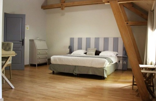 Fresneaux-Montchevreuil House | Domaine de Montchevreuil