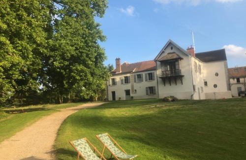 Le Plessis-Luzarches Bed & Breakfast | Domaine du Plessis