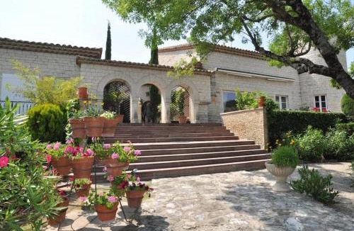 Saint-Sauveur-de-Cruzieres House | Domaine le Bourdet