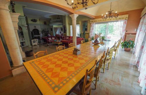 Saint-Sauveur-de-Cruzieres House | Domaine le Bourdet