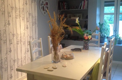 Falaise House | Double room in a house overlooking a natural horizon.