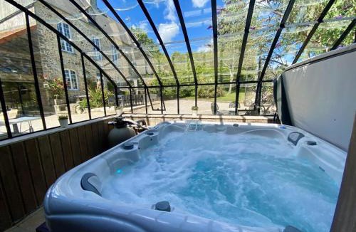 Tamerville Villa | Duckerie 55 pers 5 Gîtes jacuzzi, 15min Mer