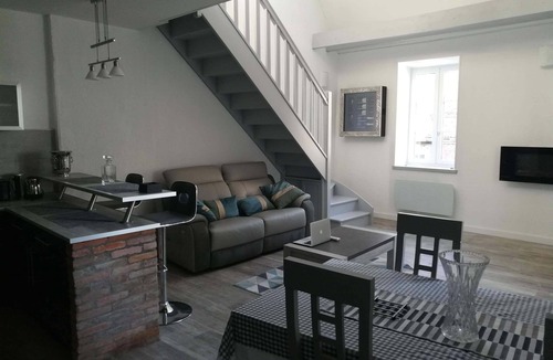Dieppe Apartment | Duplex Apartment * WIFI, Linen provided