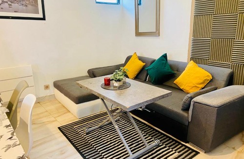 Centre Apartment | Duplex climatisé avec une terrasse sur jardin
